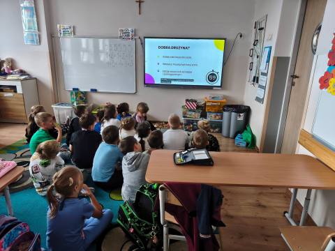 Drużyna Sieciaków w klasie 1b i 2c